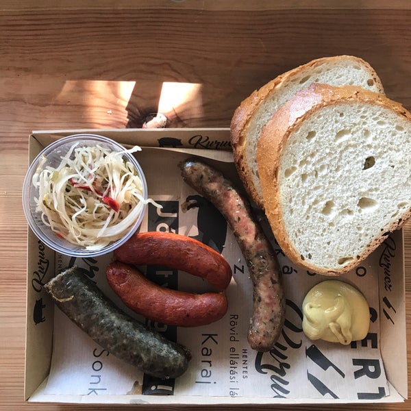 We got a selection of sausages and cabbage salad for breakfast. I finally tasted the original Debrecen sausage - so delicious! Very friendly stuff, even though they don't speak English.