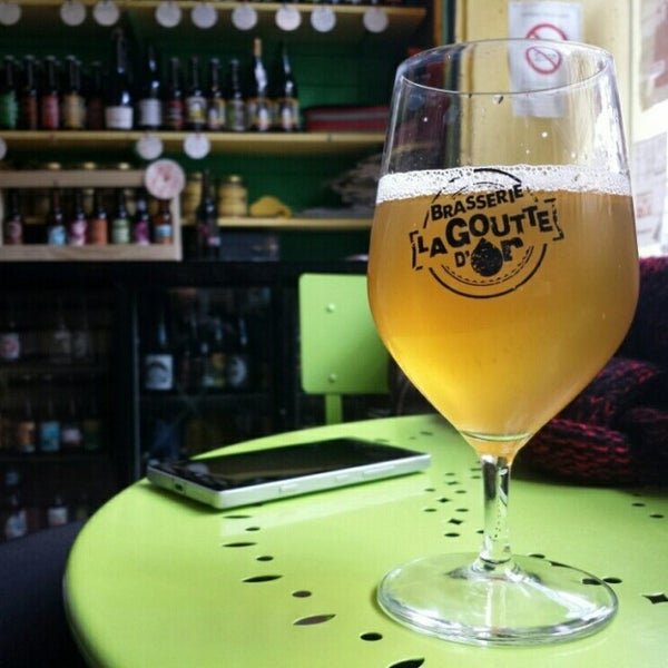 รูปภาพถ่ายที่ À La Bière Comme À La Bière โดย Victor C. เมื่อ 2/14/2015