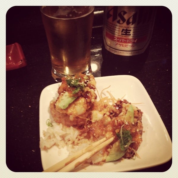 รูปภาพถ่ายที่ Kazoku Sushi โดย Bill K. เมื่อ 11/13/2013
