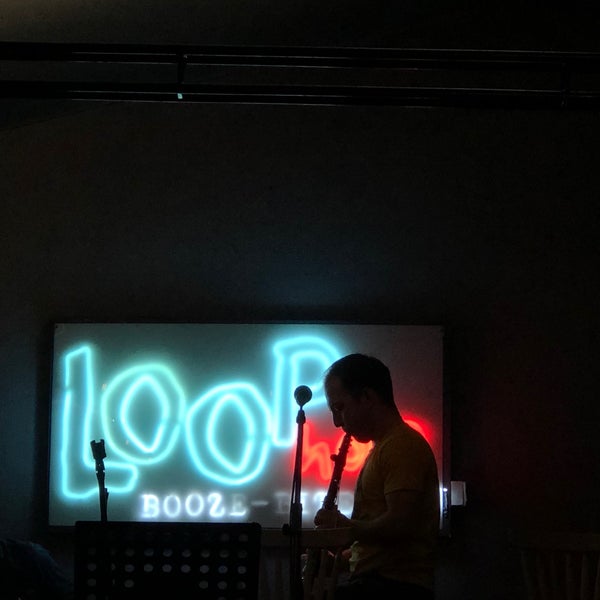 3/7/2020 tarihinde Ertan B.ziyaretçi tarafından Loophole  Booze-Bite &amp; Fun'de çekilen fotoğraf