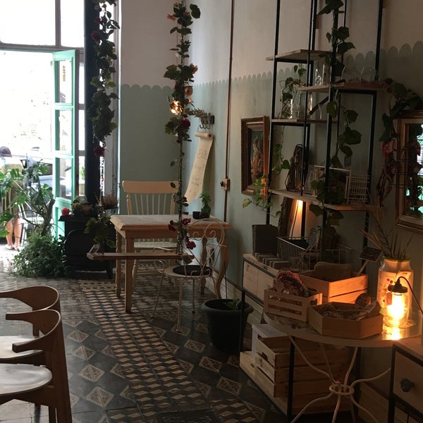 10/28/2017에 Özge B.님이 Luna Cafe Art Shop에서 찍은 사진