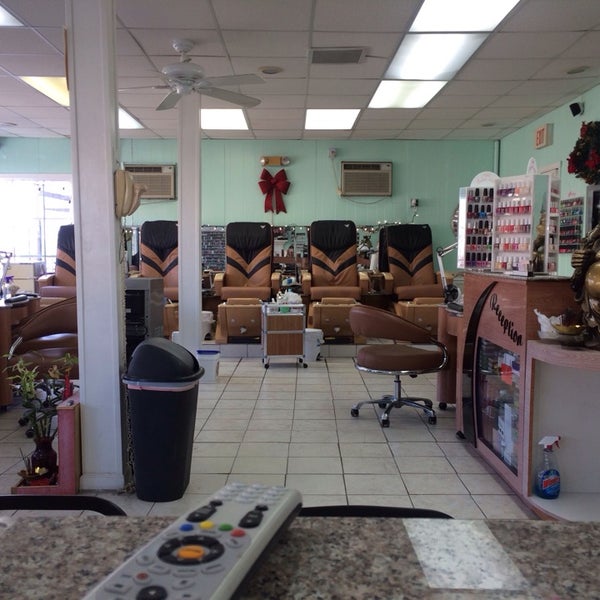 Lee's Nails Nail Salon in Absecon