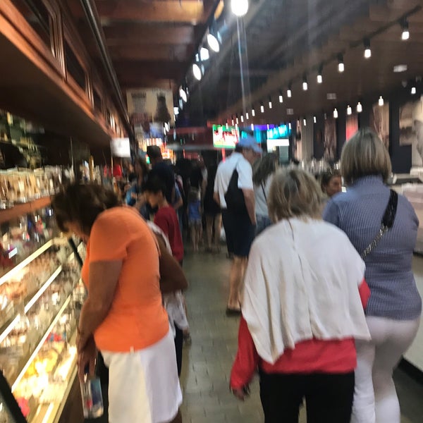 Photo taken at Reading Terminal Market by Theresa on 8/26/2017