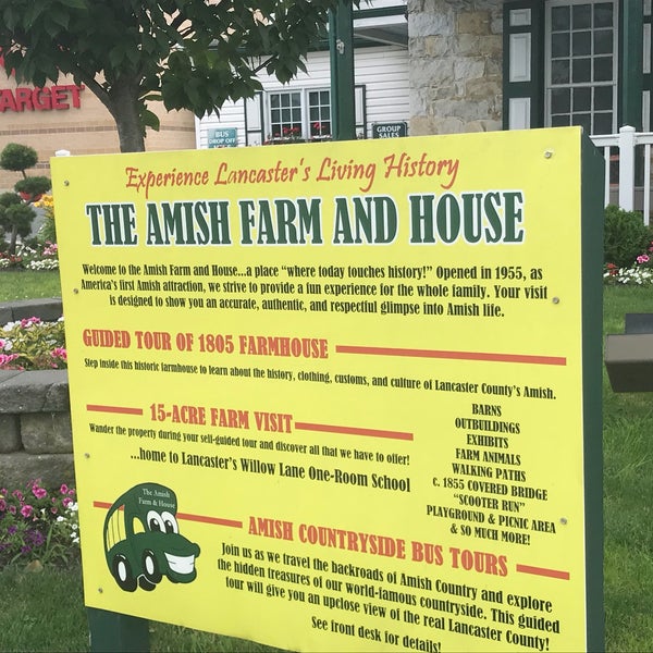 Снимок сделан в The Amish Farm and House пользователем Theresa 6/17/2018
