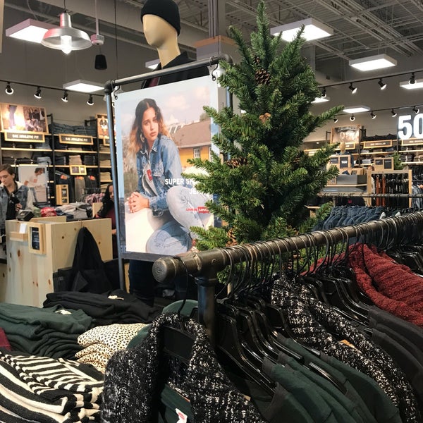 Levi's Outlet Store - Clothing Store in Lancaster