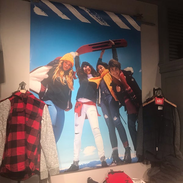 Hollister Co. 353 Park City Ctr