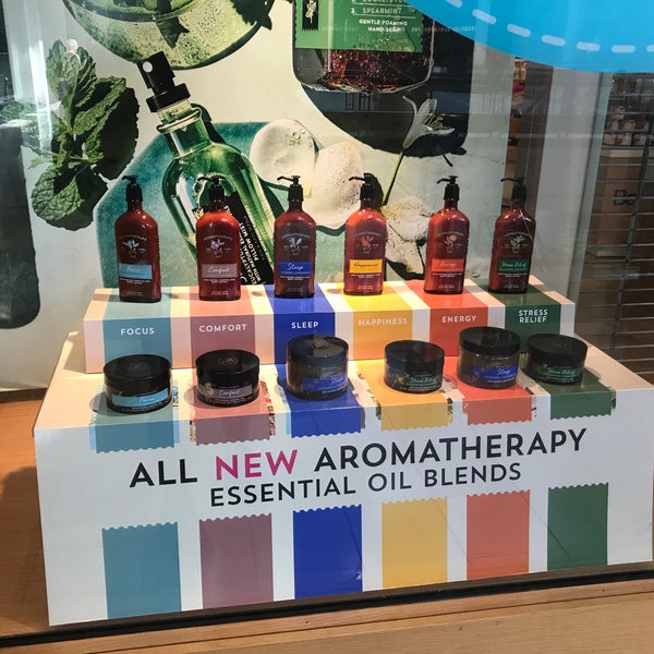 Bath & Body Works 690 W Dekalb Pike