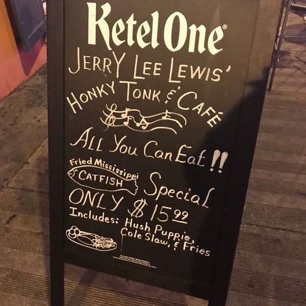 11/25/2017にTheresaがJerry Lee Lewis Cafe &amp; Honky Tonkで撮った写真