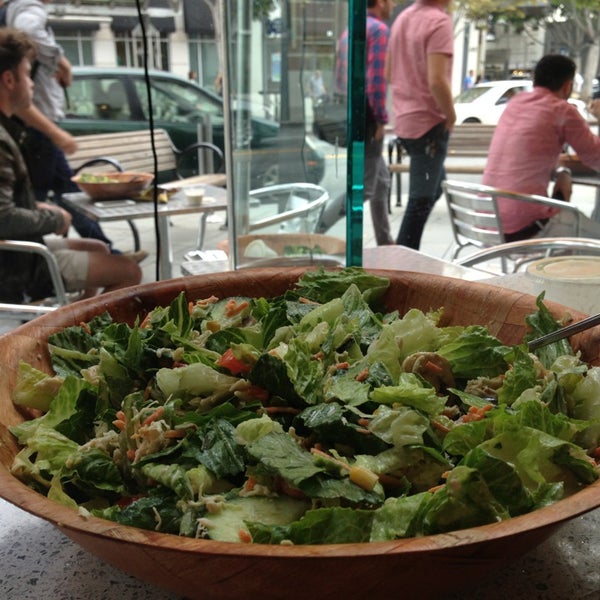 8/15/2013에 Olga L.님이 California Monster Salads에서 찍은 사진