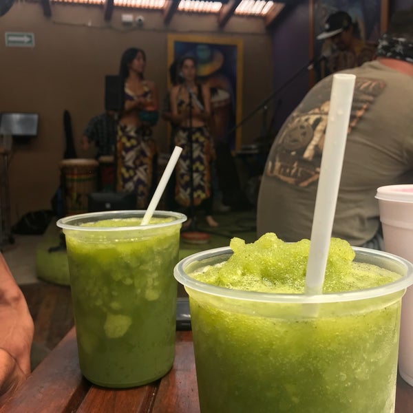 Foto diambil di Jacaranda Mojito-Bar y Café oleh Sof B. pada 4/22/2018