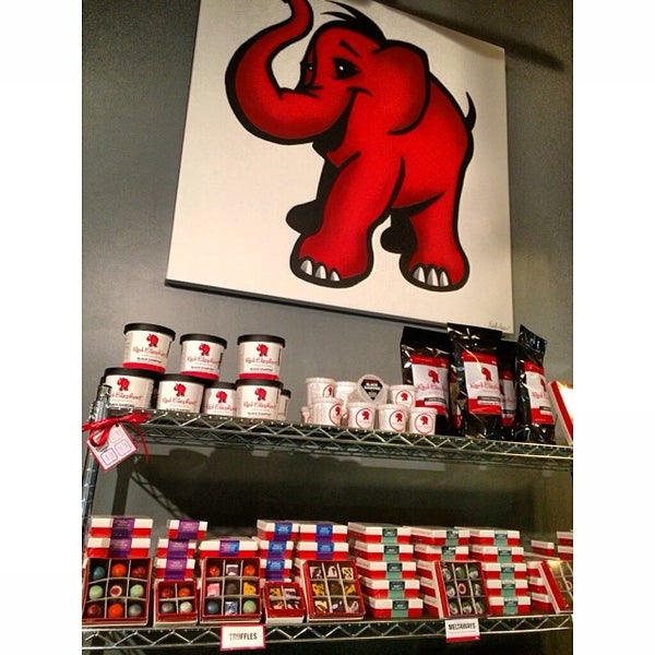 Foto tomada en Red Elephant Chocolate Cafe  por jen s. el 1/12/2014