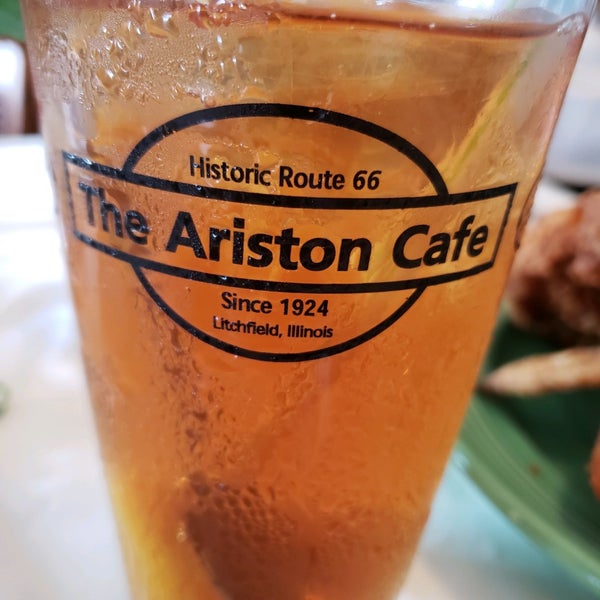 Das Foto wurde bei The Ariston Cafe von Rick L. am 7/3/2020 aufgenommen