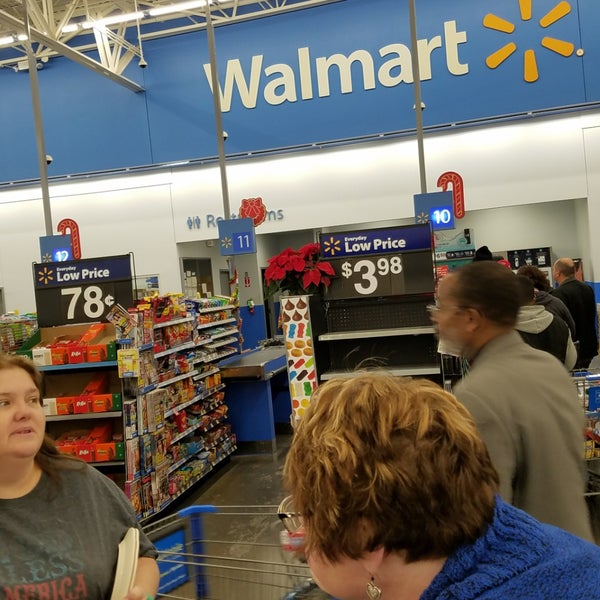 Walmart Supercenter Godfrey、IL