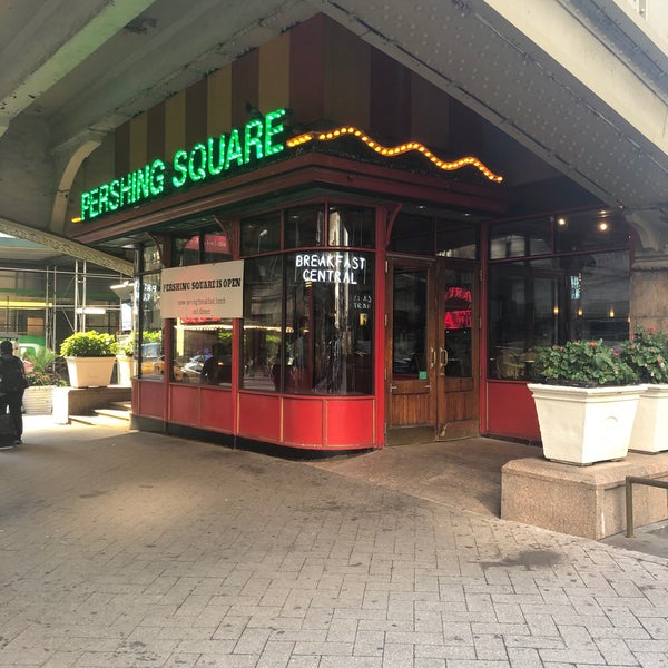 Foto tirada no(a) Pershing Square Café por Lynn B. em 10/6/2020