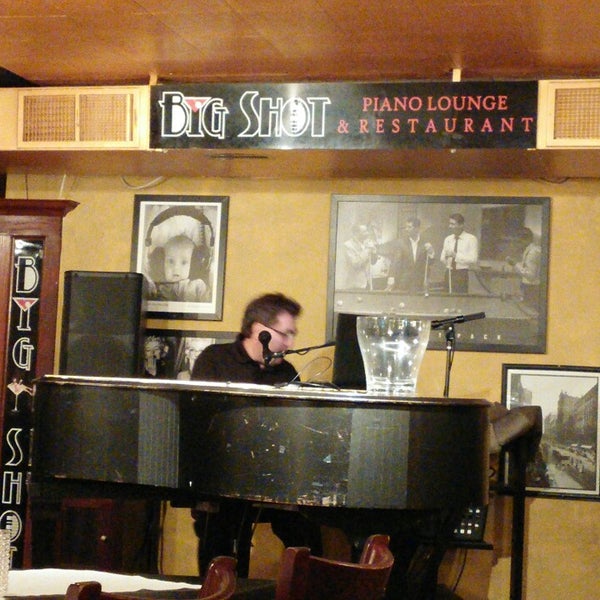 Foto diambil di Big Shot Piano Lounge &amp; Restaurant oleh Paul pada 7/15/2014