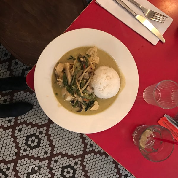 You can't go wrong with the spicy green curry or pad Thai. Here for dinner? Check out the bar downstairs.
