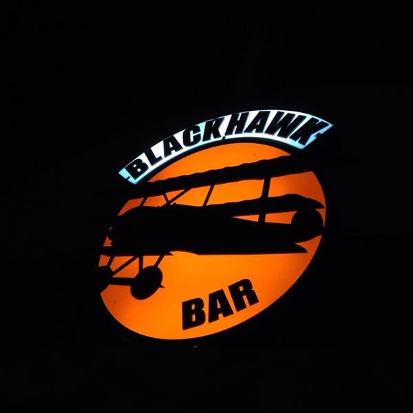 Foto tirada no(a) Blackhawk Bar por Murilo S. em 10/21/2013