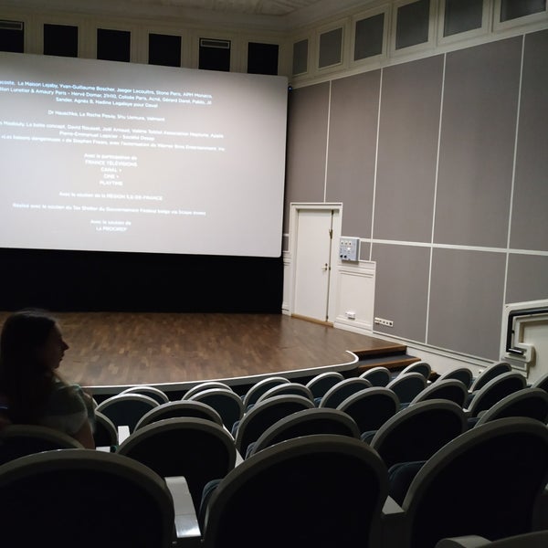 10/5/2019에 Tatiana K.님이 Angleterre Cinema Lounge에서 찍은 사진