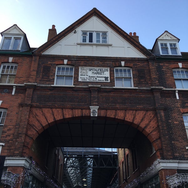 12/26/2016 tarihinde Aaron N.ziyaretçi tarafından Old Spitalfields Market'de çekilen fotoğraf