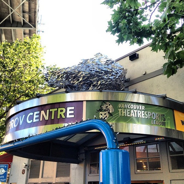 Foto tirada no(a) The Improv Centre - Vancouver TheatreSports League por Jay M. em 7/5/2013