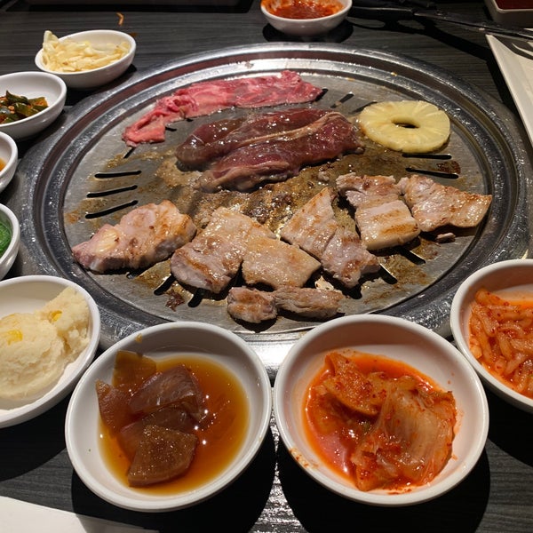 Foto diambil di Gen Korean BBQ House oleh Stephanie T. pada 1/12/2020