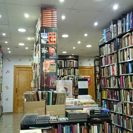 Das Foto wurde bei Librería Praga von Javier R. am 7/30/2014 aufgenommen
