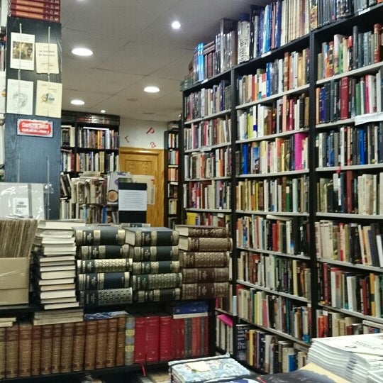 Foto tirada no(a) Librería Praga por Javier R. em 1/28/2014