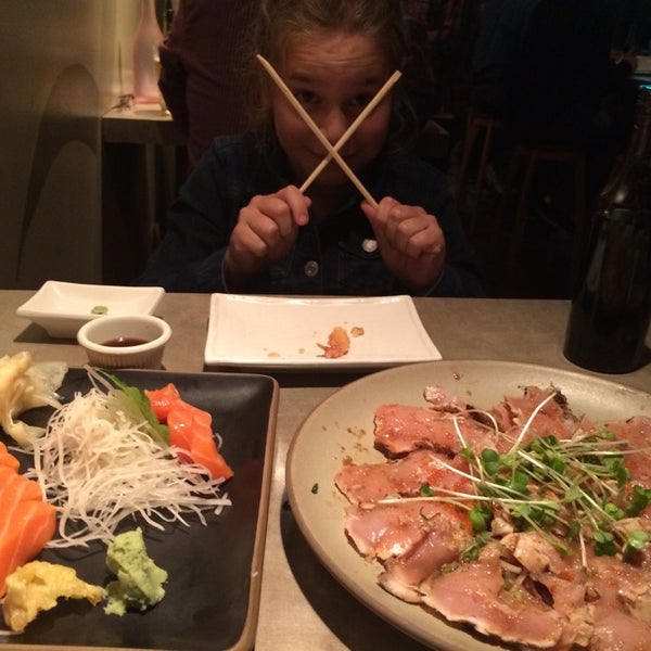Foto tomada en Ace Wasabi&#39;s Rock-N-Roll Sushi  por Dietrich v. el 10/10/2014