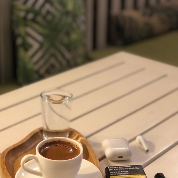Foto diambil di Time&#39;s Coffee Restaurant oleh Yücel S. pada 6/21/2022