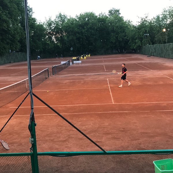 Мещерский парк теннисный корт