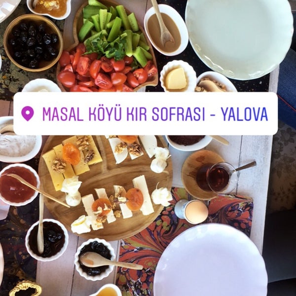 รูปภาพถ่ายที่ Masalköyü Kır Sofrası โดย Vedat Ü. เมื่อ 3/4/2017