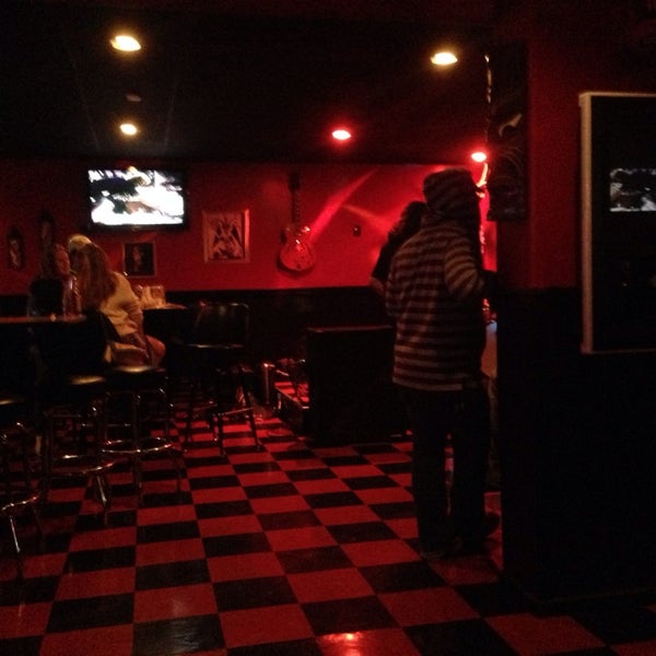 10/14/2013にTaylor W.がOddity Barで撮った写真