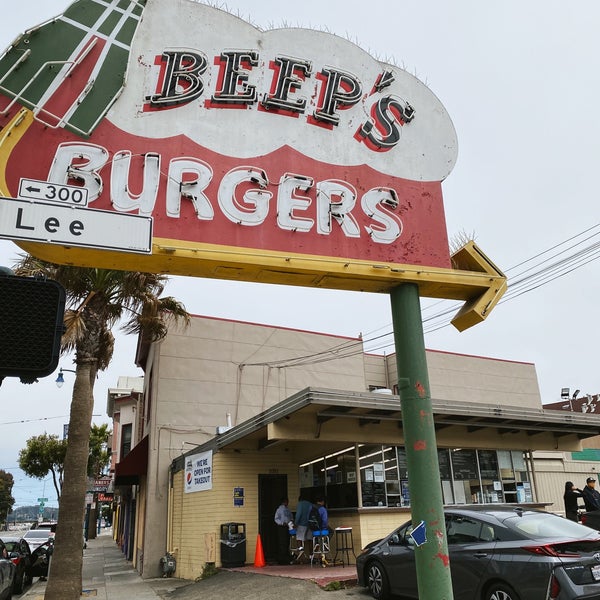 Photo taken at Beep&#39;s Burgers by Katrina on 7/19/2020