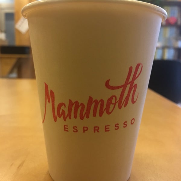 3/16/2018 tarihinde Lilyziyaretçi tarafından Mammoth Espresso'de çekilen fotoğraf