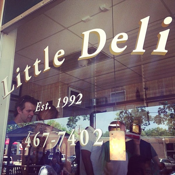 5/10/2013にSam R.がLittle Deli &amp; Pizzeriaで撮った写真