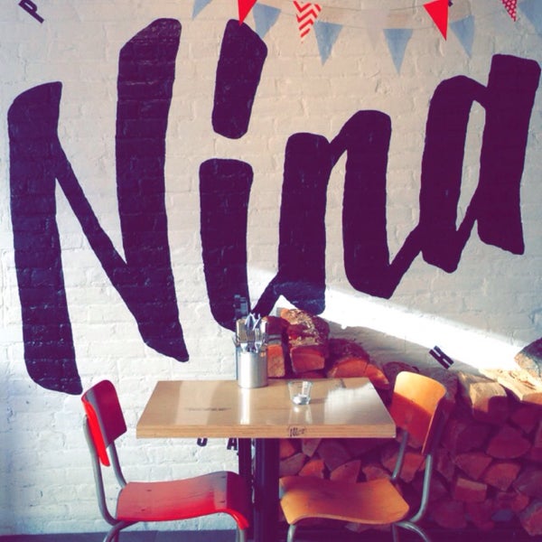Photo taken at Nina Pizza Napolitaine by ilivier on 4/16/2015