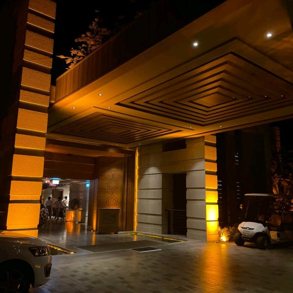 รูปภาพถ่ายที่ Caresse A Luxury Collection Resort &amp; Spa โดย Kaan K. เมื่อ 8/17/2021