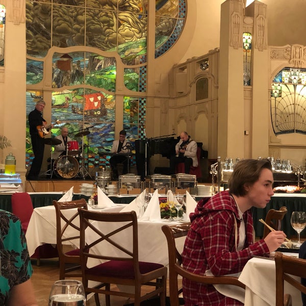 รูปภาพถ่ายที่ Ресторан «Европа» / L&#39;Europe Restaurant โดย Я เมื่อ 1/1/2019