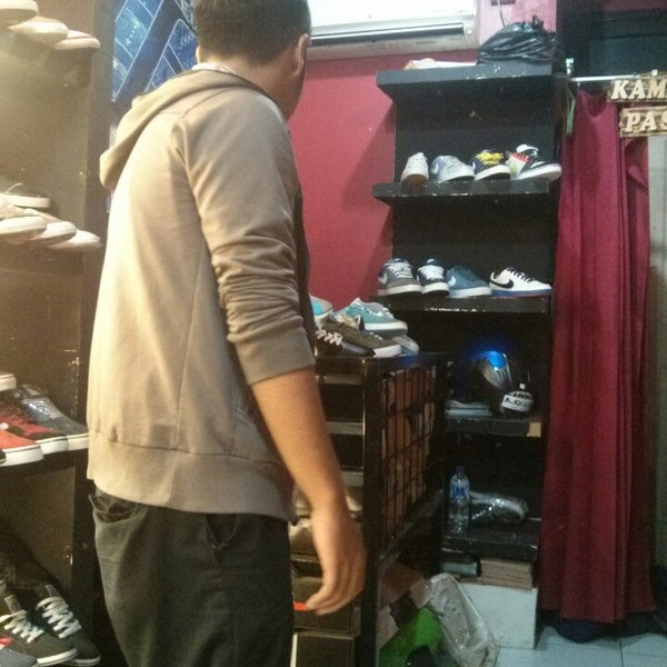 Blackshoes Shoe Store In Bandung