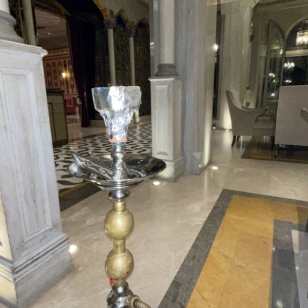 Foto diambil di Sukar Pasha Ottoman Lounge oleh سعود pada 9/21/2023