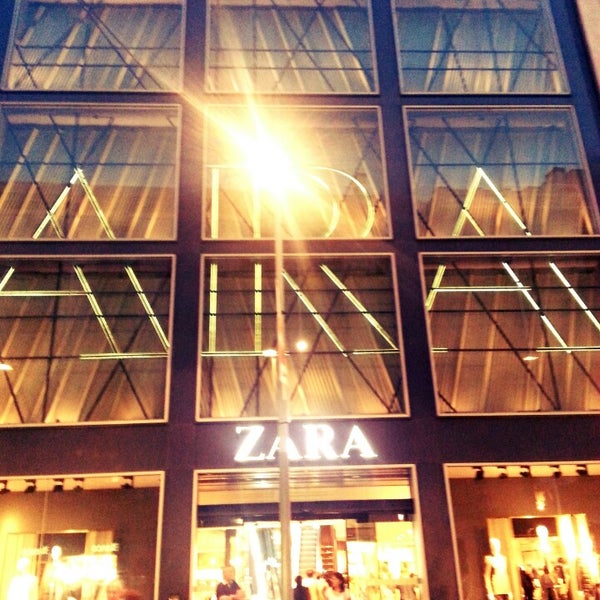 Zara - La Dreta de l'Eixample - Barcelona, Cataluña