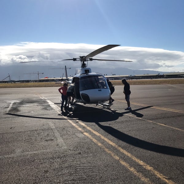 Das Foto wurde bei Air Maui Helicopter Tours von Jess L. am 7/15/2017 aufgenommen