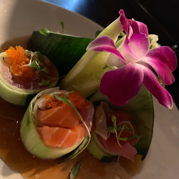 Foto scattata a Okura Robata Sushi Bar and Grill da Misha . il 6/5/2019