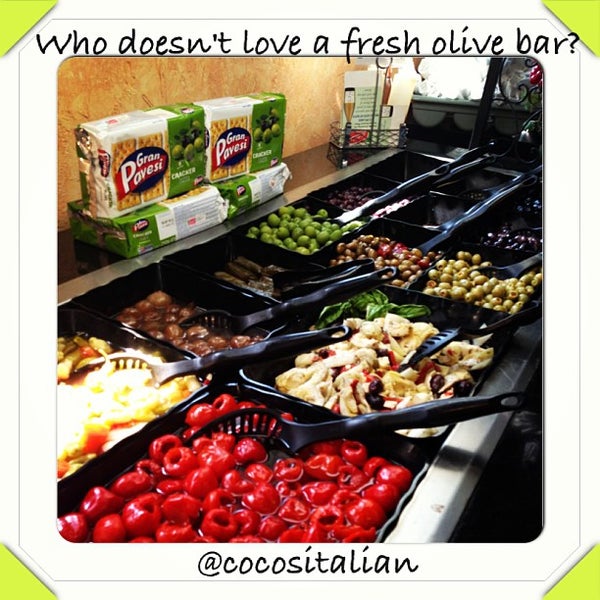 Foto tirada no(a) Coco&#39;s Italian Market and Kitchen por Amyk at S. em 7/13/2013
