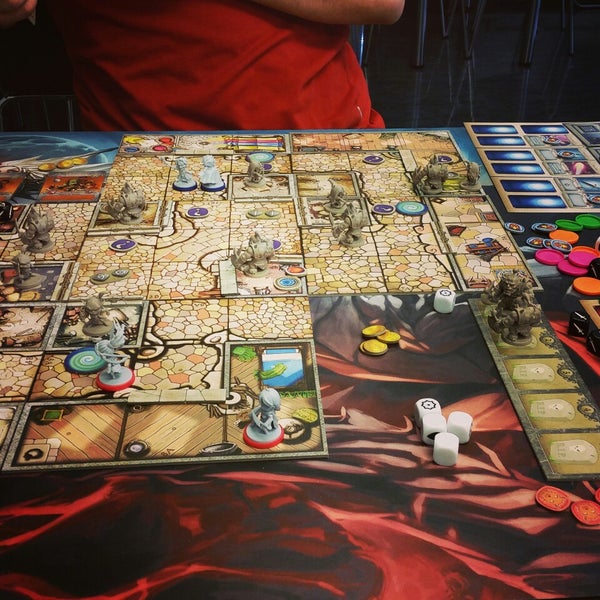 รูปภาพถ่ายที่ BoardGames.BG โดย Alexandra เมื่อ 4/16/2015