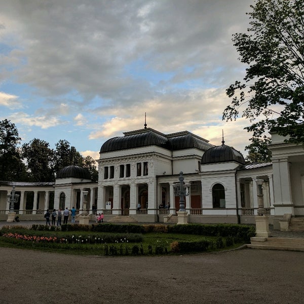 5/14/2017 tarihinde Ioana 🚲✈🚀 C.ziyaretçi tarafından Casino Centru de Cultură Urbană'de çekilen fotoğraf