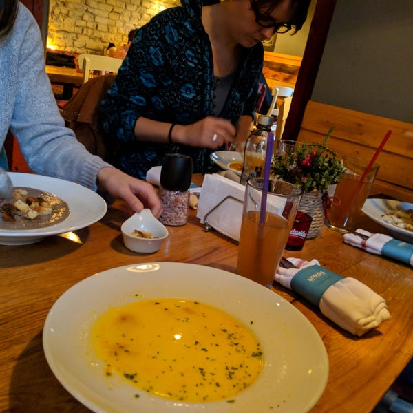 1/2/2018 tarihinde Ioana 🚲✈🚀 C.ziyaretçi tarafından LIVADA - Restaurant &amp; Music Lounge'de çekilen fotoğraf