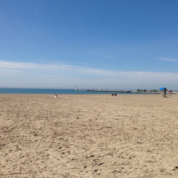 Das Foto wurde bei Cobourg Beach von Liza C. am 6/9/2013 aufgenommen