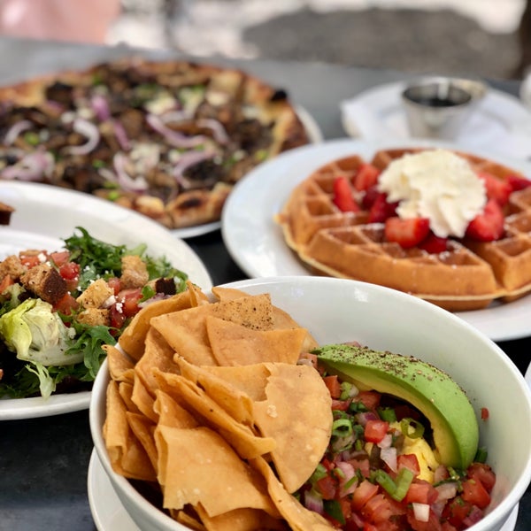 8/31/2020 tarihinde Lifan C.ziyaretçi tarafından Zinc Café &amp; Market'de çekilen fotoğraf