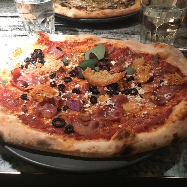 Photo taken at 18|89 Fast Fine Pizza by Manfred Z. on 10/11/2018
